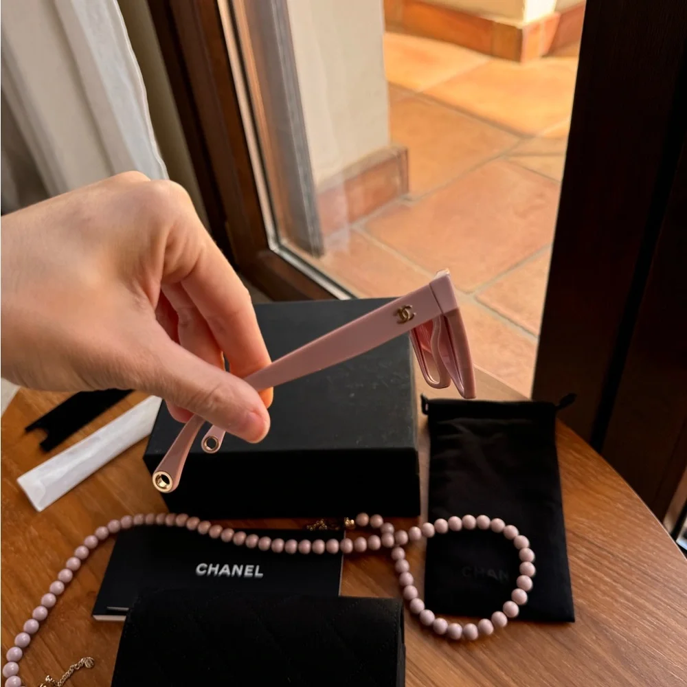 Chanel new sunglasses - Picture 5 of 10